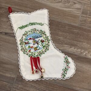 Bucilla Christmas Heirloom "Scenic Wreath" Candlewicking Stocking‎ Complete